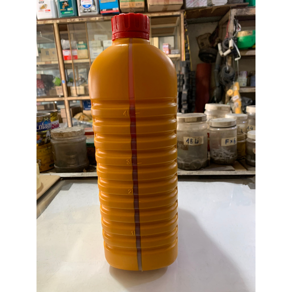 Nước Đỏ  làm mát động cơ, xe tải,xe cơ giới...ROCKET 999 bình 4 lít