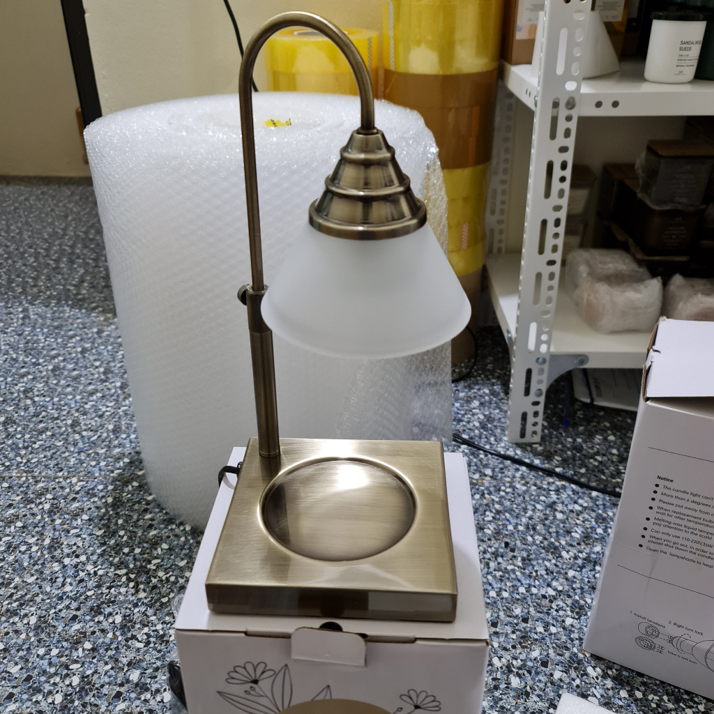 Đèn đốt nến thơm đế vuông kim loại có hẹn giờ bật tắt - chỉnh cao thấp - chỉnh độ sáng - tặng kèm bóng