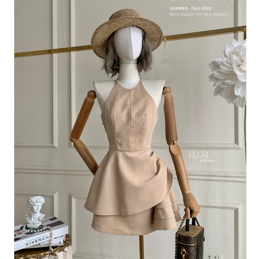 Set chân váy dáng A ngắn phối áo cổ yếm dáng peplum thời trang thiết kế cao cấp đi dự tiệc cưới sang chảnh nữ tính LEVAN