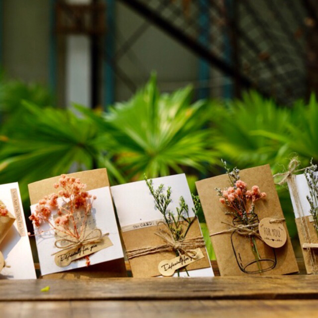 Thiệp handmade gấp đôi vintage hoa khô độc lạ Dili Rustic, thiệp kraft Âu 2-3 lớp