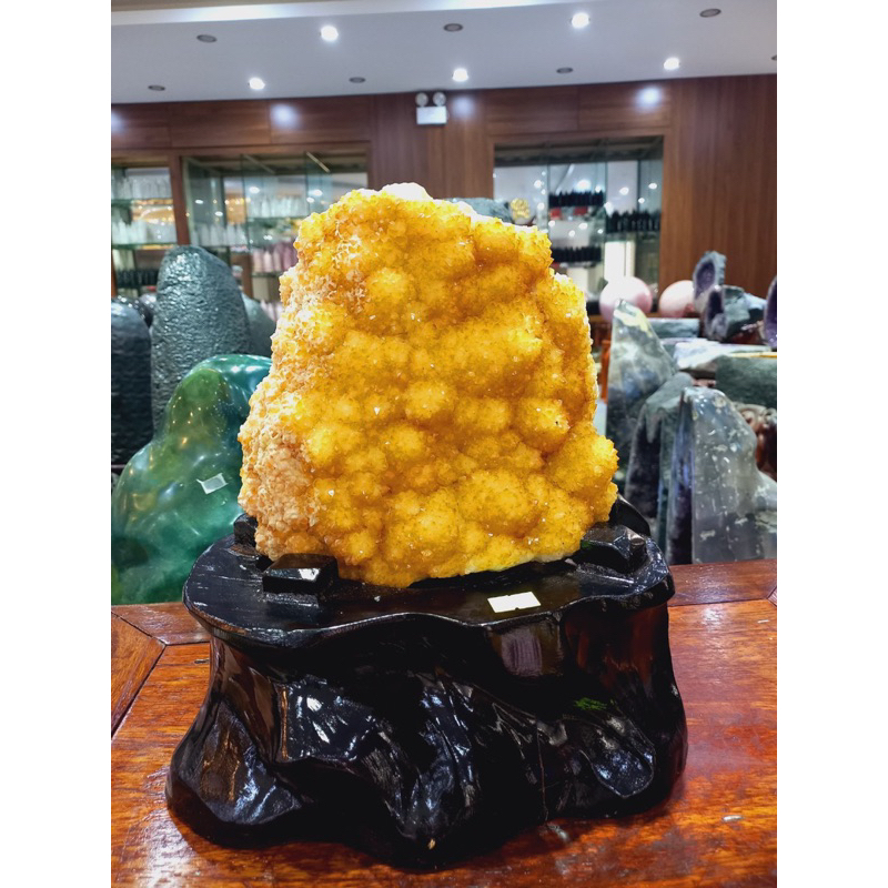 Động phong thủy đá thach anh vang hàng thiên nhiên