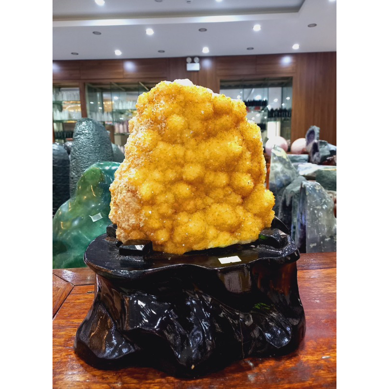 Động phong thủy đá thach anh vang hàng thiên nhiên