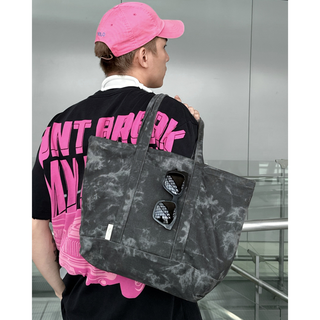 EVERYDAY BAG - Túi tote, form rộng, có một túi nhỏ phía trước