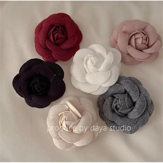 Cài áo kẹp mái hoa trà 6cm 16dl