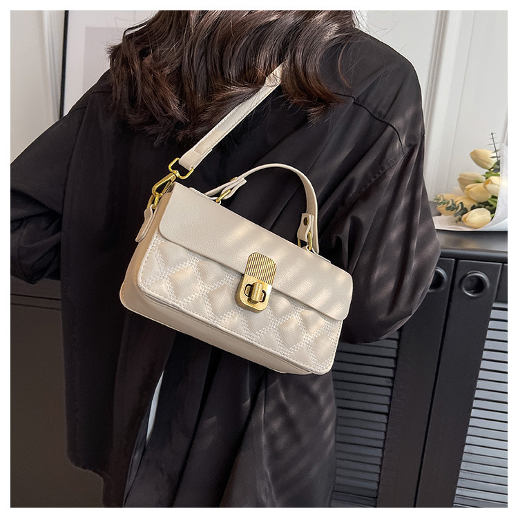 Túi xách nữa cầm tay hình chữ nhật nhỏ phong cách đơn giản dành cho nữ 2023 2241