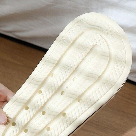 Dép quai ngang đế bánh mì đính hình Gấu con đáng yêu