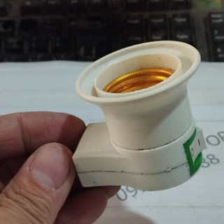 Đui liền phích cắm có công tắc