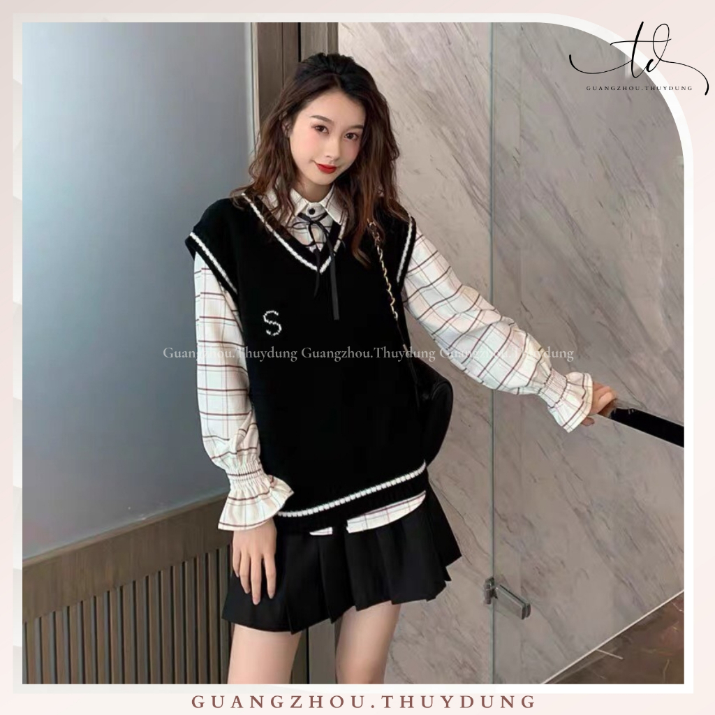 Áo gile len nữ dệt kim cổ V phối viền trắng thêu chữ S from rộng style học sinh Hàn Quốc Guangzhou.Thuydung