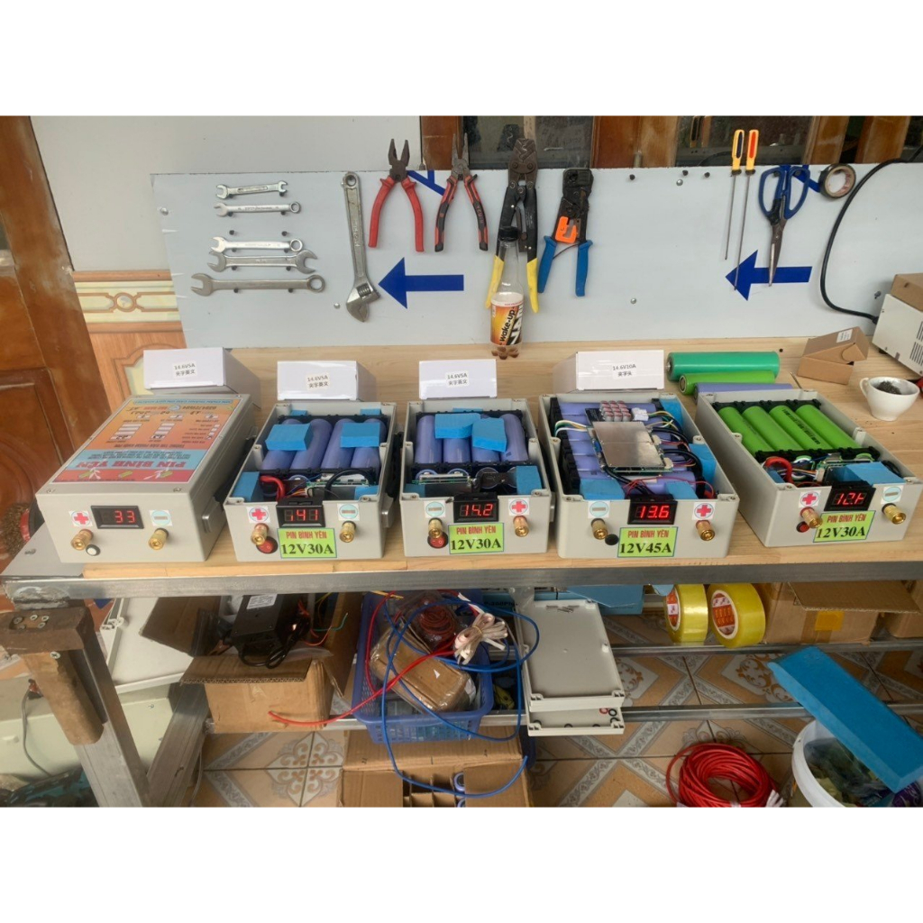 Pin lithium 32140 dung lượng 15Ah, nội trở dưới 2,2 miliom, pin vỏ sắt có sạc lại, tặng kèm khung nhựa