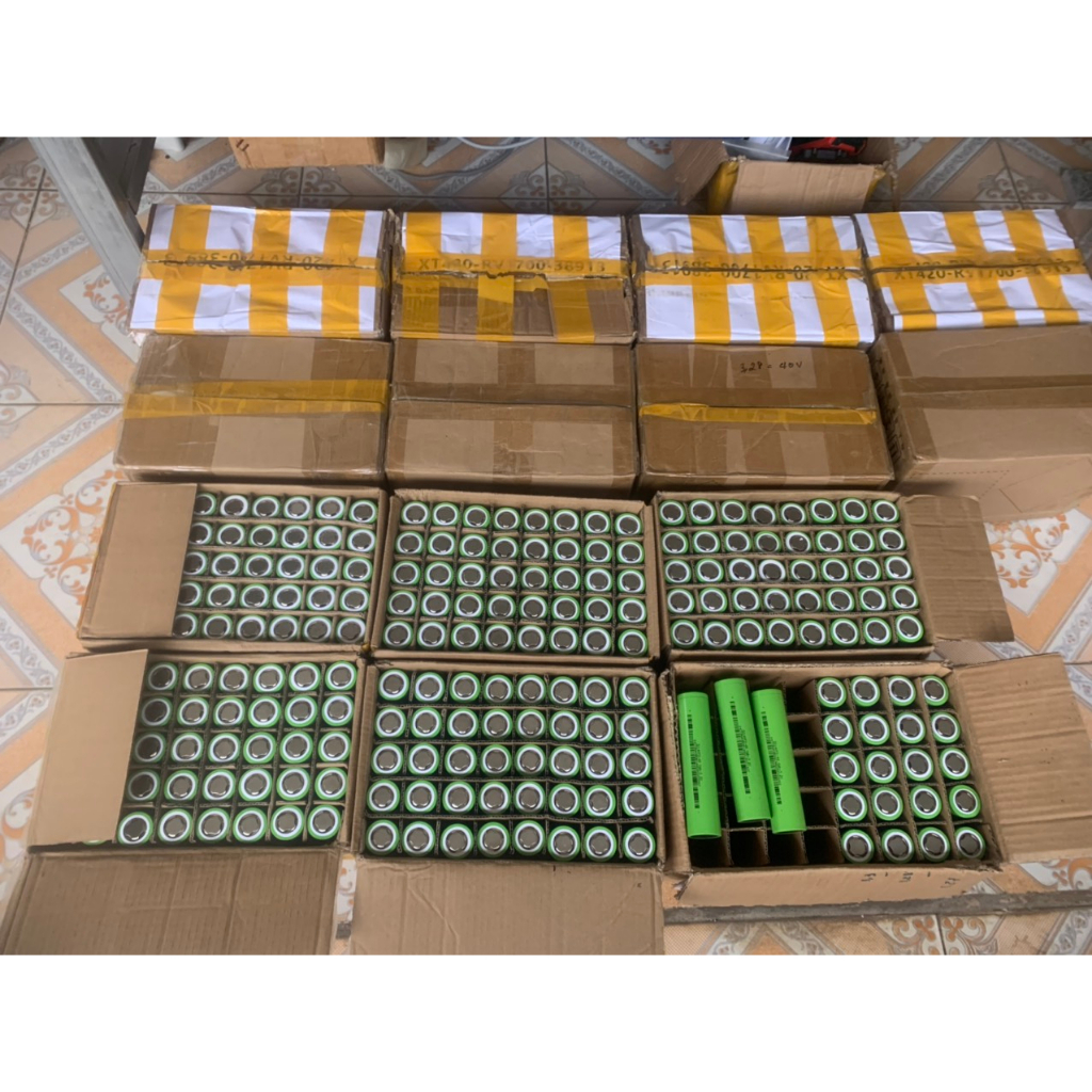 Pin lithium 32140 dung lượng 15Ah, nội trở dưới 2,2 miliom, pin vỏ sắt có sạc lại, tặng kèm khung nhựa