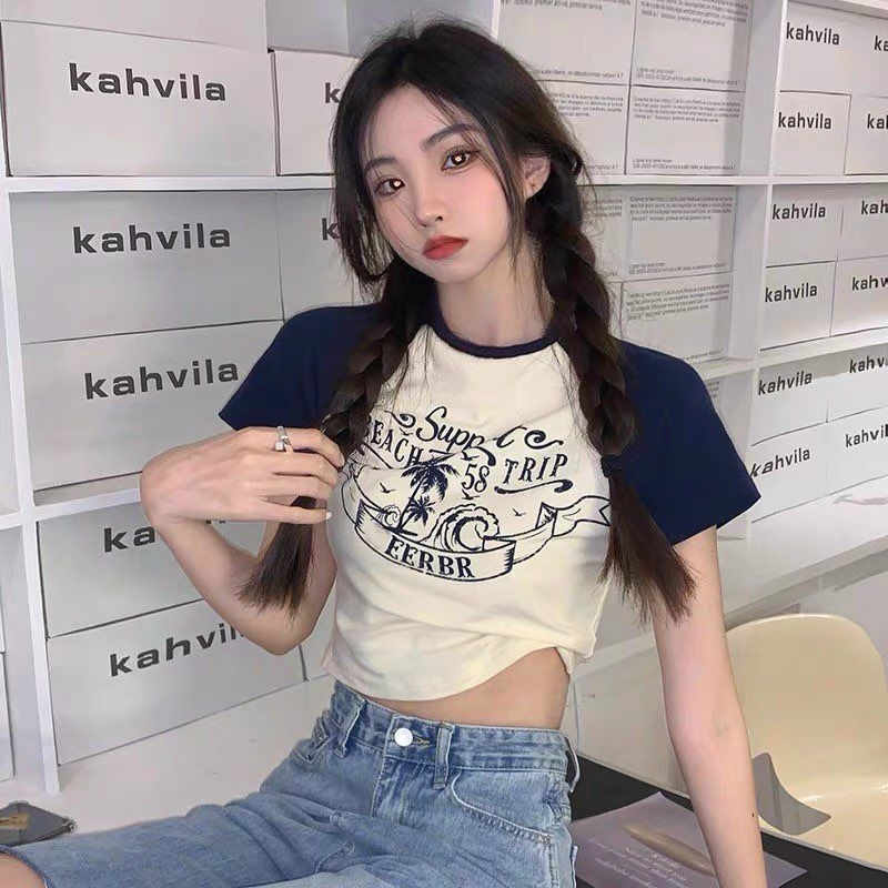 Áo Croptop Phối Màu Cổ Tròn In Hình