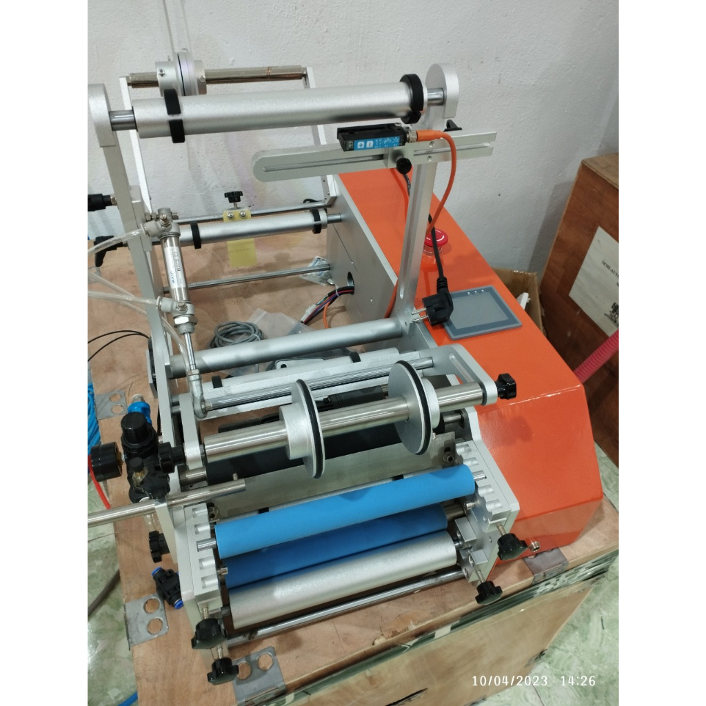 Máy dán nhãn chai tròn  2 mặt bán tự động - Propack