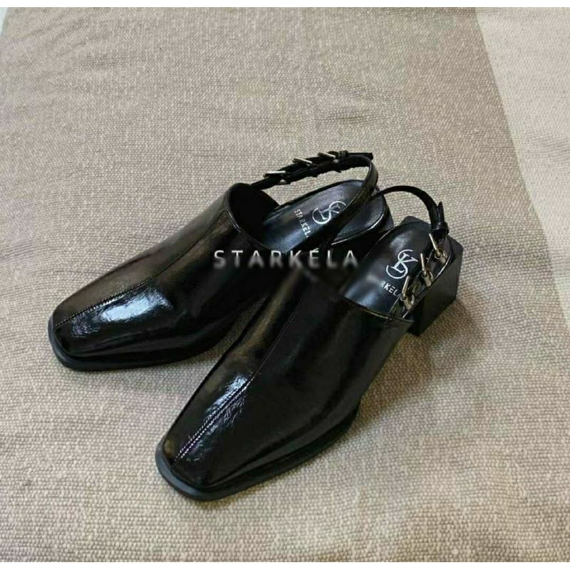 Giày Kela hở gót mũi vuông quai hậu xích đen trắng cá tính