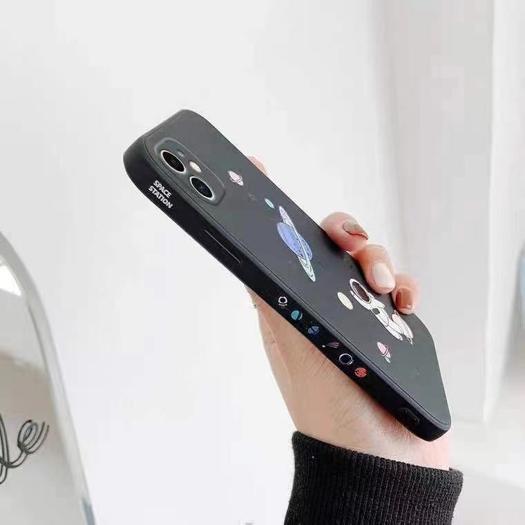 Ốp lưng Oppo Reno 8 4G, Reno 8 5G, Reno 8z, Reno 8T 5G silicon dẻo vuông bảo vệ cam Hành tinh đen trắng