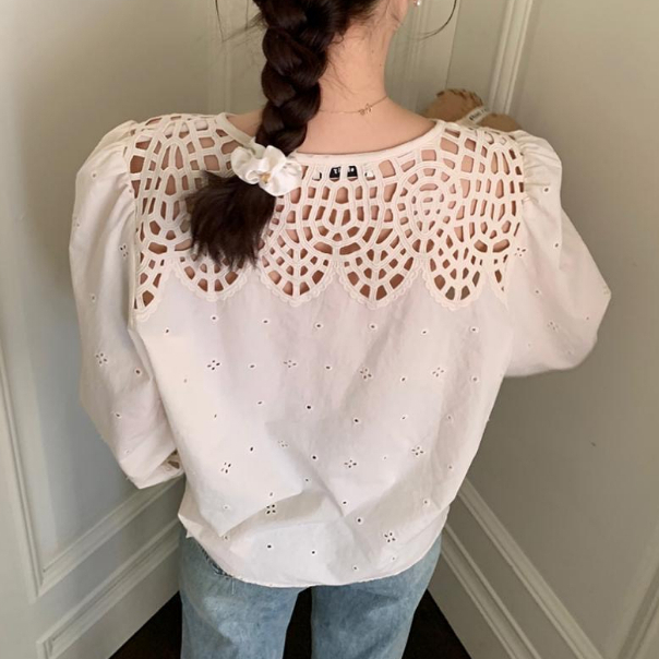 (HÀNG SẴN) Áo Babydoll thiết kế khoét cổ và tay độc đáo - Áo chất vải xô thêu thanh lịch