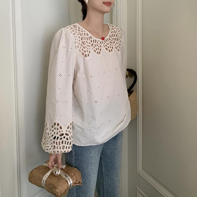 (HÀNG SẴN) Áo Babydoll thiết kế khoét cổ và tay độc đáo - Áo chất vải xô thêu thanh lịch