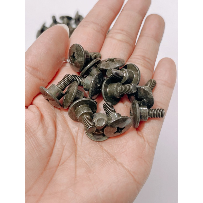 Ốc bulong 5li 5li15 có gờ màu rêu sử dụng vít 3ke, lắp thông dụng cho xe máy