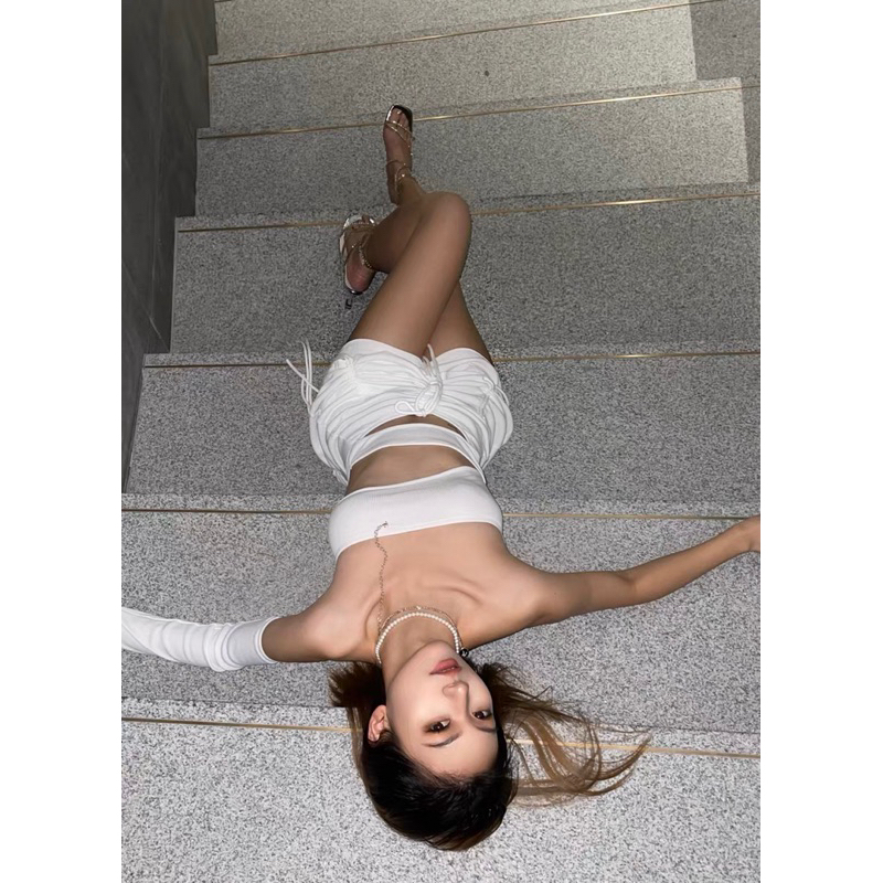 Váy body cắt xẻ sexy.