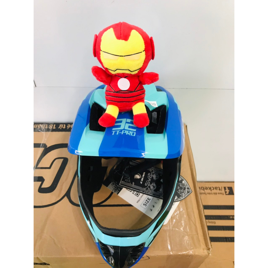 Thú bông gắn mũ bảo hiểm