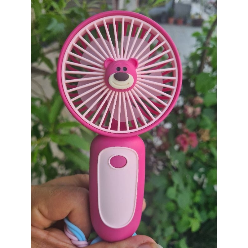 QUẠT CẦM TAY NHIỀU MÀU CÓ DÂY ĐEO
