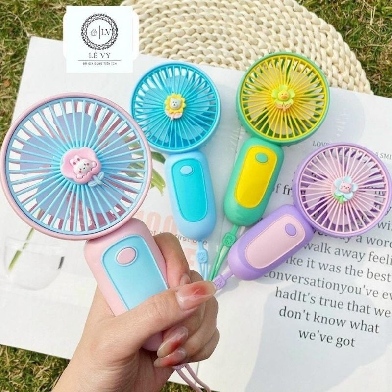 QUẠT CẦM TAY NHIỀU MÀU CÓ DÂY ĐEO