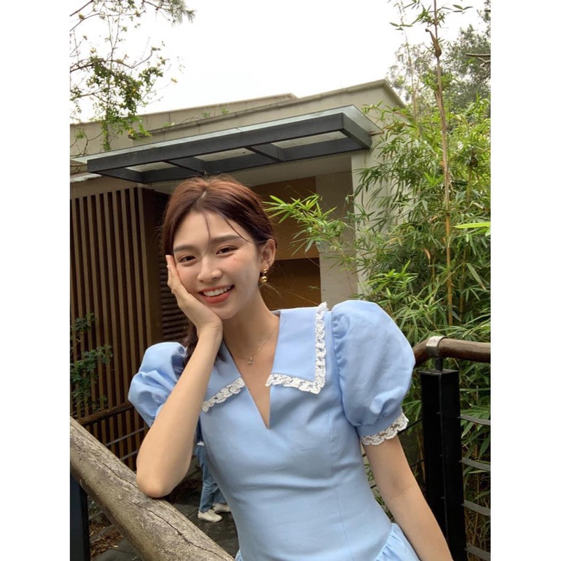 Đầm xanh tay bồng viền ren giống Jisoo Blackpink