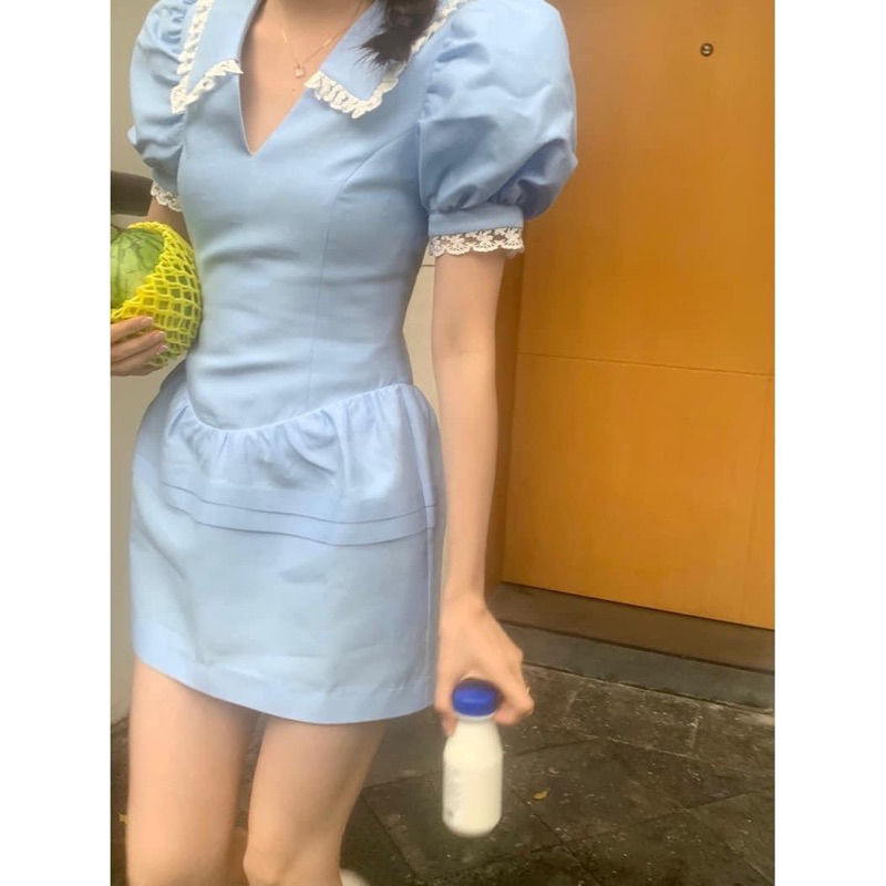 Đầm xanh tay bồng viền ren giống Jisoo Blackpink