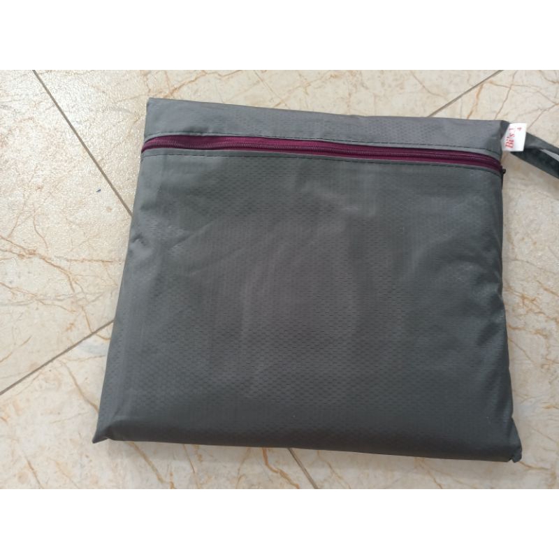 Áo mưa xẻ tà da cá