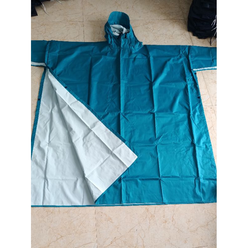 Áo mưa xẻ tà da cá