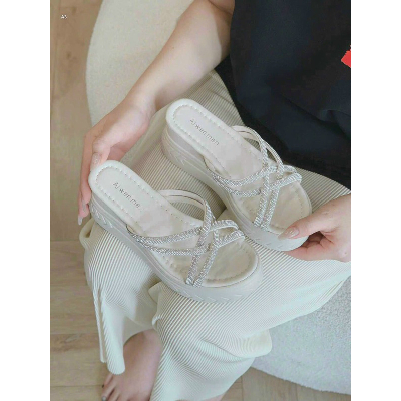 Dép quai đá nâng đế 8-9 phân,Đen và kem flashone30%