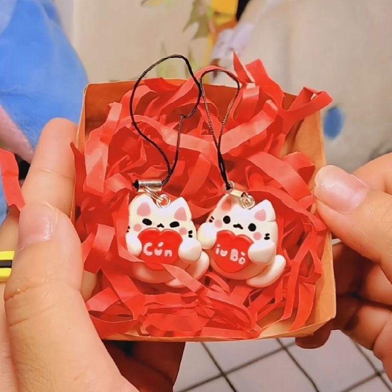 Mèo ôm tim viết tên theo yêu cầu. móc khoá, dây chuyền