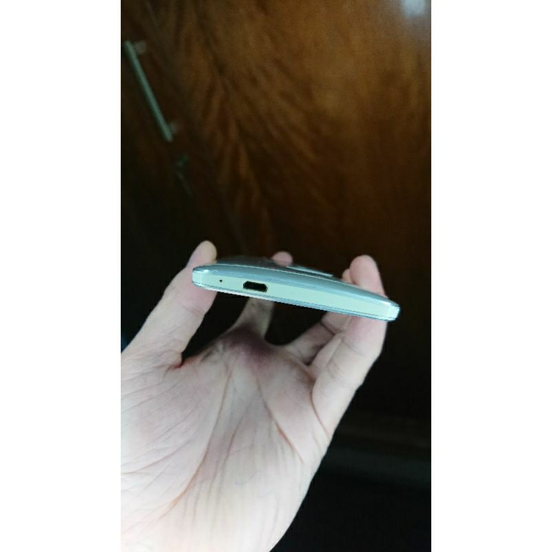 Điện thoại HTC one M7