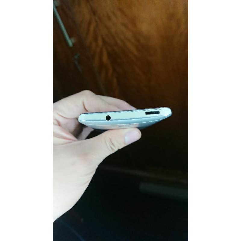 Điện thoại HTC one M7