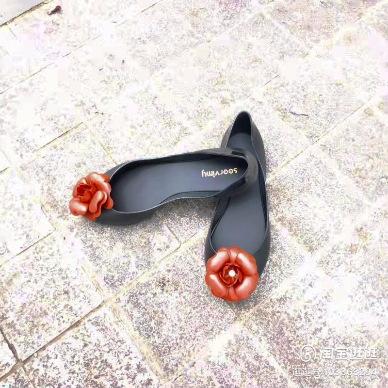 Giày búp bê nhựa dẻo thơm đính hoa trà hở mũi Seorvimy + ảnh thật