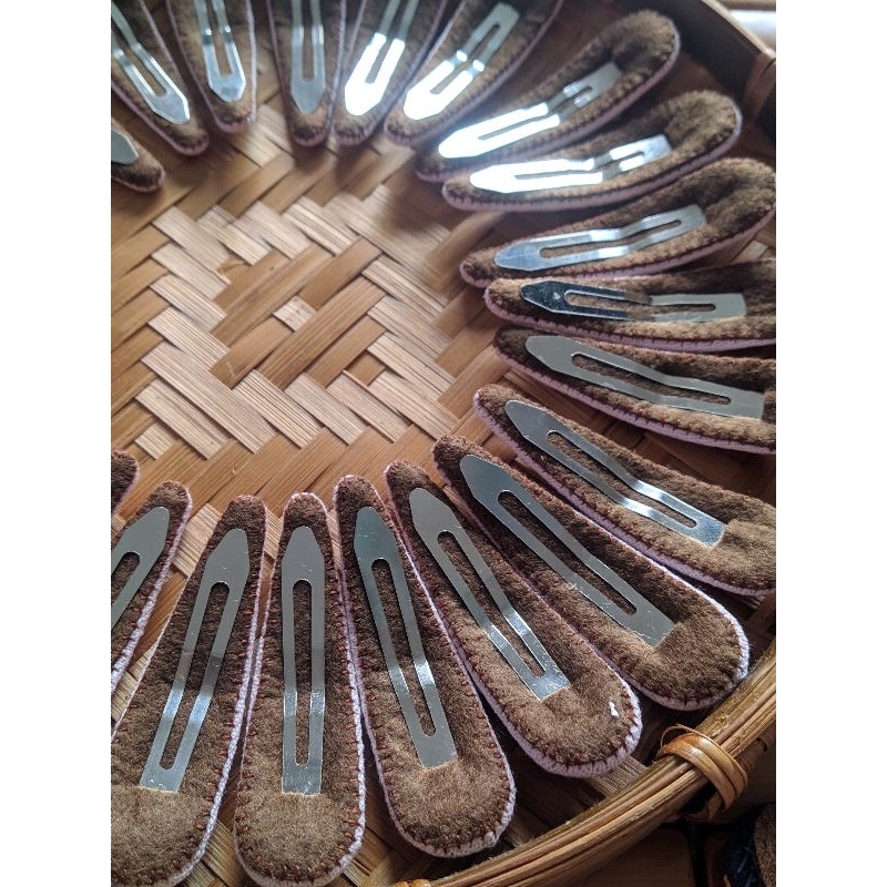 Kẹp tóc thêu hoa hồng handmade