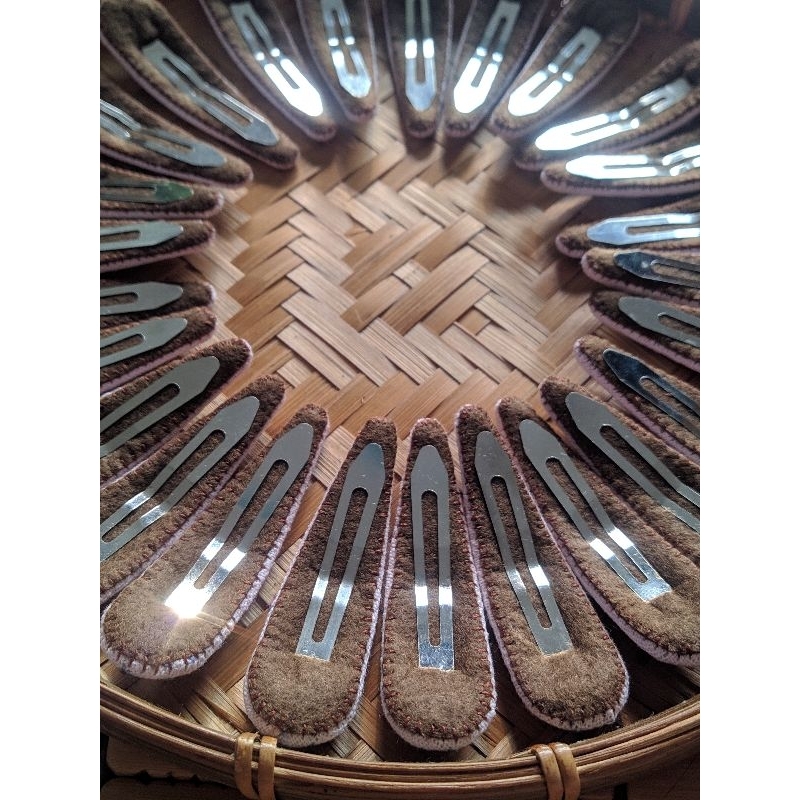 Kẹp tóc thêu hoa hồng handmade