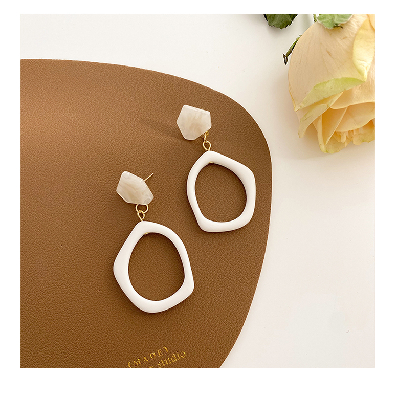 Bông tai Acrylic phong cách retro HongKong màu trắng sữa, khuyên sỏ bạc Italy chính hãng cao cấp