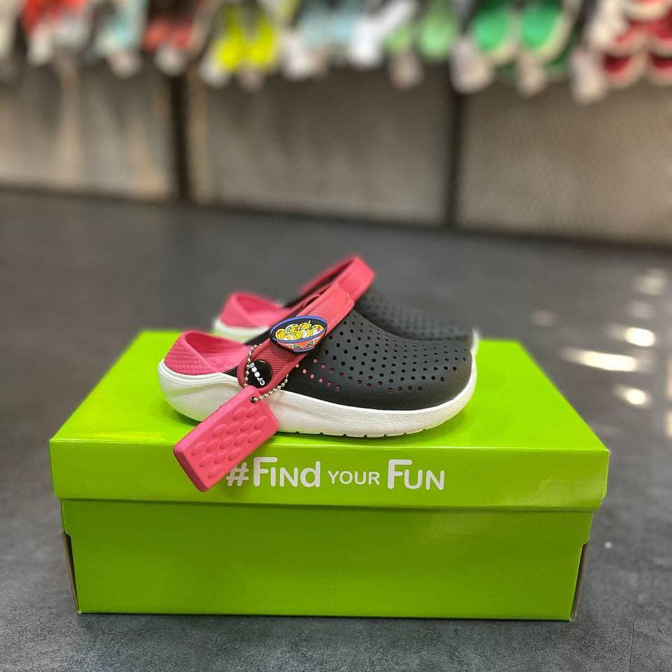 Dép sục nhựa bít đầu liter dành cho bé màu navy blu êm, mềm, k hôi chân, bám sàn tặng 10 stic