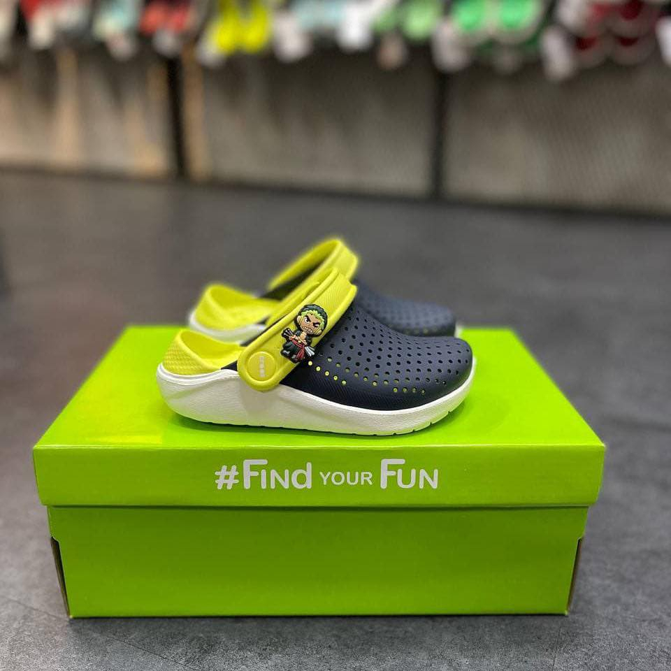 Dép sục nhựa bít đầu liter dành cho bé màu navy blu êm, mềm, k hôi chân, bám sàn tặng 10 stic