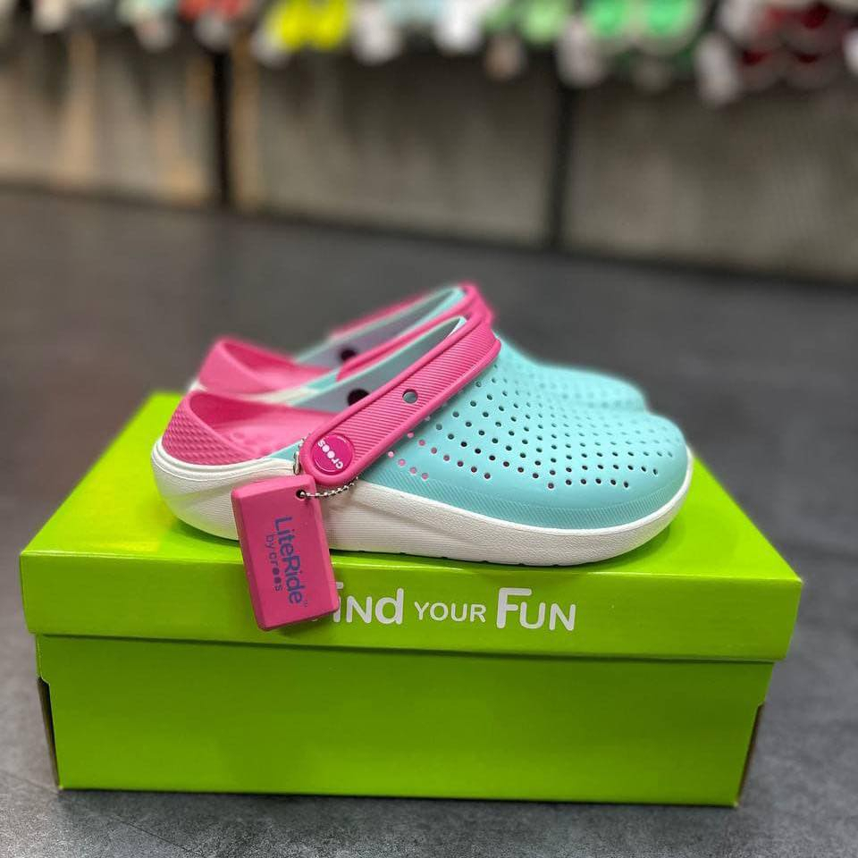 Dép sục nhựa bít đầu liter dành cho bé màu navy blu êm, mềm, k hôi chân, bám sàn tặng 10 stic