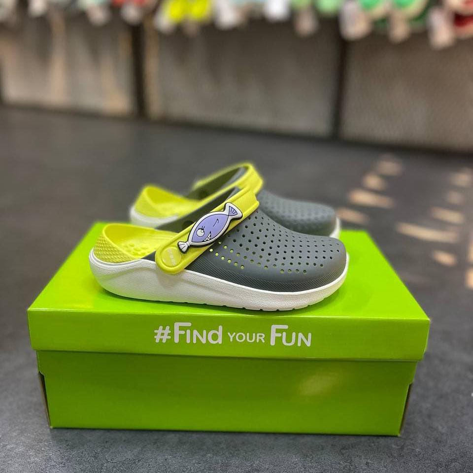 Dép sục nhựa bít đầu liter dành cho bé êm, mềm, k hôi chân, bám sàn tặng 10 stic