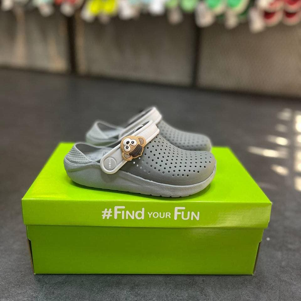 Dép sục nhựa bít đầu liter dành cho bé êm, mềm, k hôi chân, bám sàn tặng 10 stic