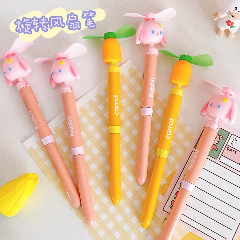 Bút Kết Hợp Quạt Làm Mát Mẫu Gấu Dâu Lotso, Mẫu Thú Siêu Cute