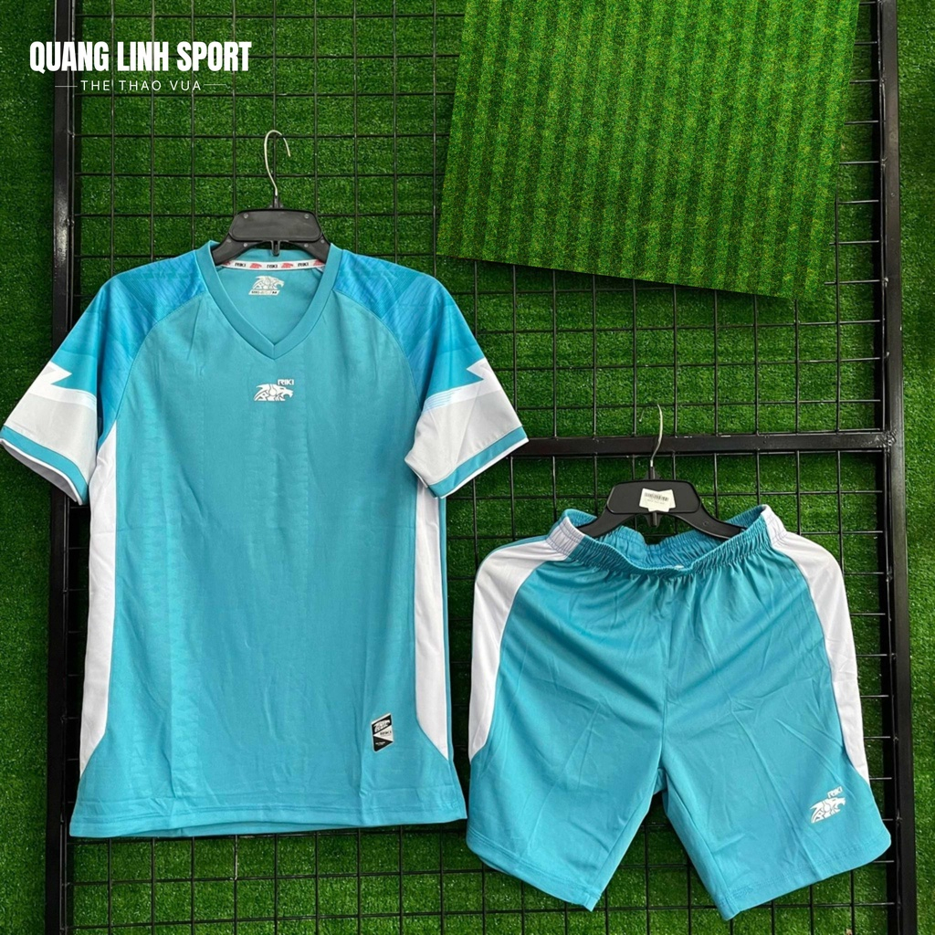 Quần Áo Bóng Đá RIKI NAMOR Xanh Ngọc Chất Liệu Vải Mè mè cao cấp, thoải mái khi mặc, với sự co giãn và bền bỉ cao.