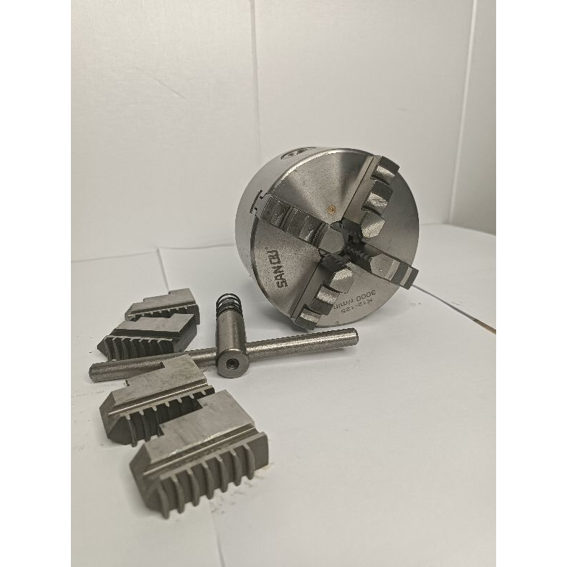 Mâm cặp 4 chấu K12-160A