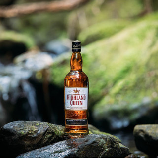 Rượu Whisky Highland Queen Aged In Oak Casks Blended Scotch Whisky - Một chai