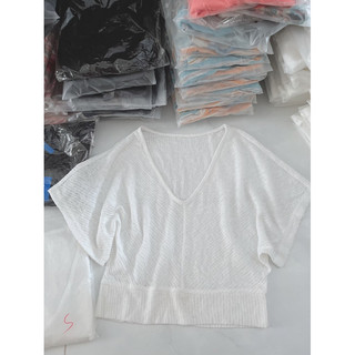 Áo len mỏng xuất dư