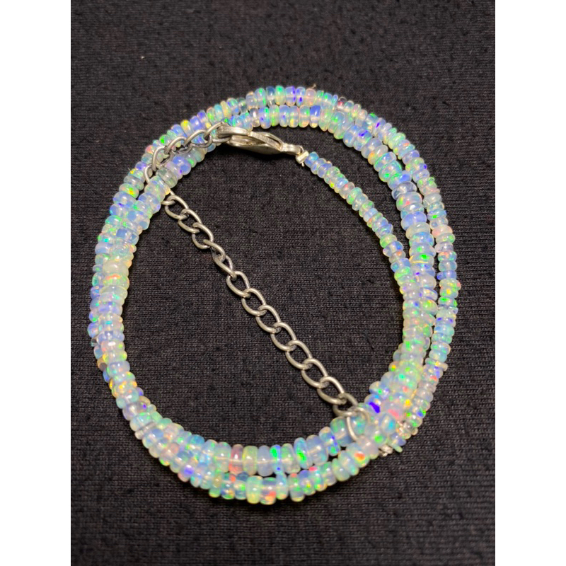 Dây chuyền đá Opal thiên nhiên.