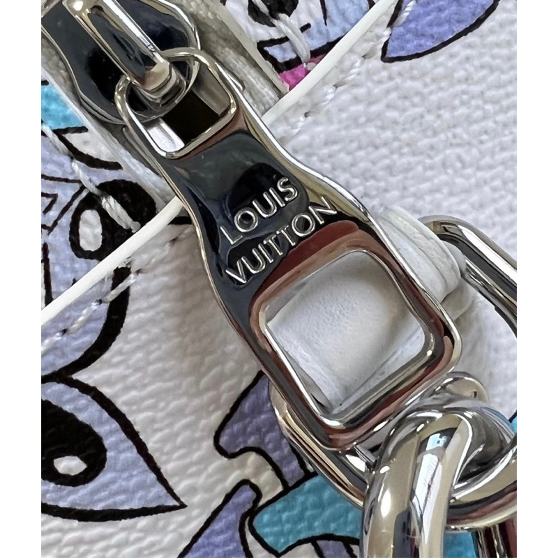 Túi chéo hộp bắt mắt với hoạ tiết hình và qoai xích sắt kiểu mới của năm