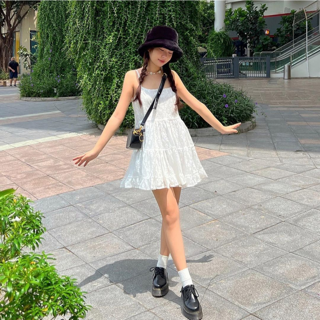 Váy hai dây Moon Dress nhún tầng hoa ren xinh xắn Tiệm Nhà Chang